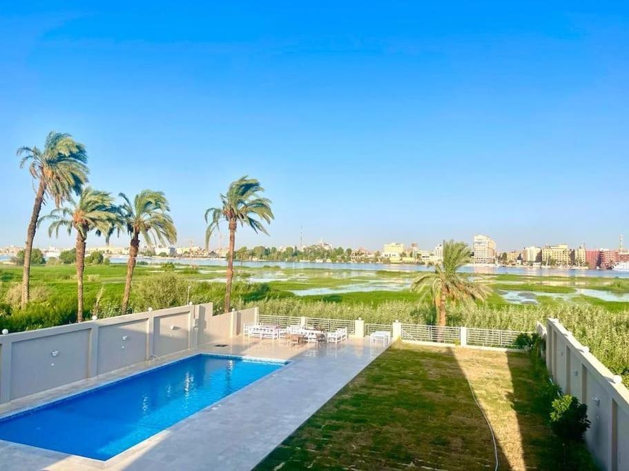 Royal Nile - Nile View 1 *